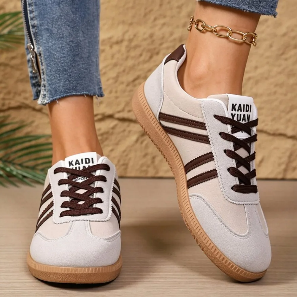 Leichte, bequeme Sneaker, modische, gestreifte Sportschuhe mit Schnürung, Damen-Freizeitschuhe, atmungsaktiv, niedrig geschnitten, mit Gummisohle. – Detail 12