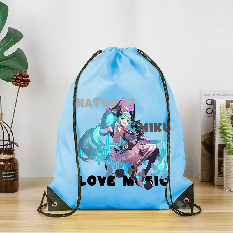 Рюкзак-hatsune-miku-на-шнурке-полиэстеровые-сумки-с-принтом-персонажей-аниме-kawaii-водонепроницаемые-сумки-для-хранения-большой-вместимости