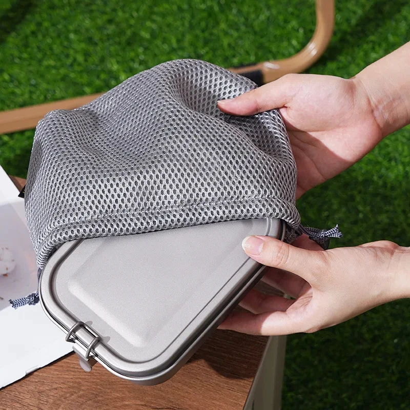 

800ml Lightweight Outdoor Lunch Box Portable Pure Titanium Camping Lunch Box With Handle for Picnic Hiking