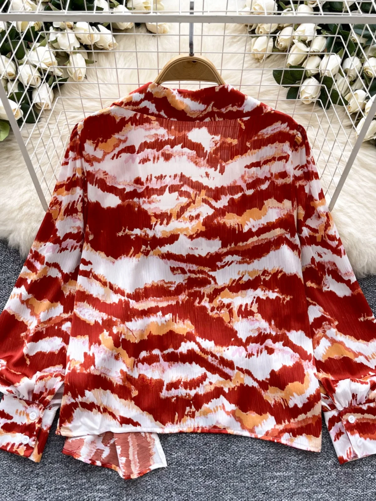 Pendolarismo Versatile giovanile da donna irt 2025 Nuovo design Cintura incrociata Cinching in vita Lungo Sve stampato Top coreano Sle Loo...