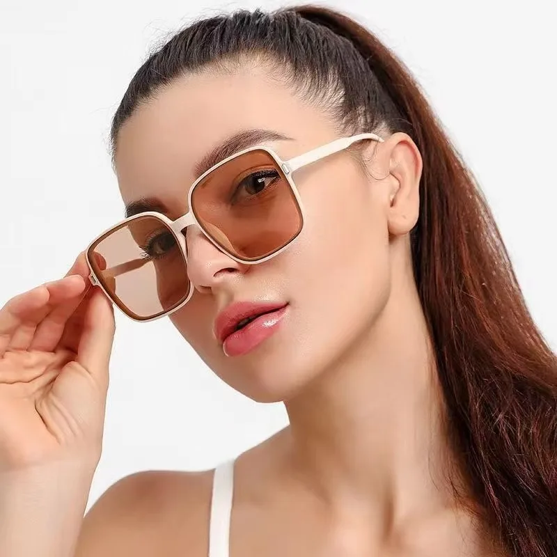 

New Gradient Rice Nails Square Sunglasses Trendy Fashion Anti-ultraviolet Retro Sunglasses Men Women Outdoor Sun Glasses