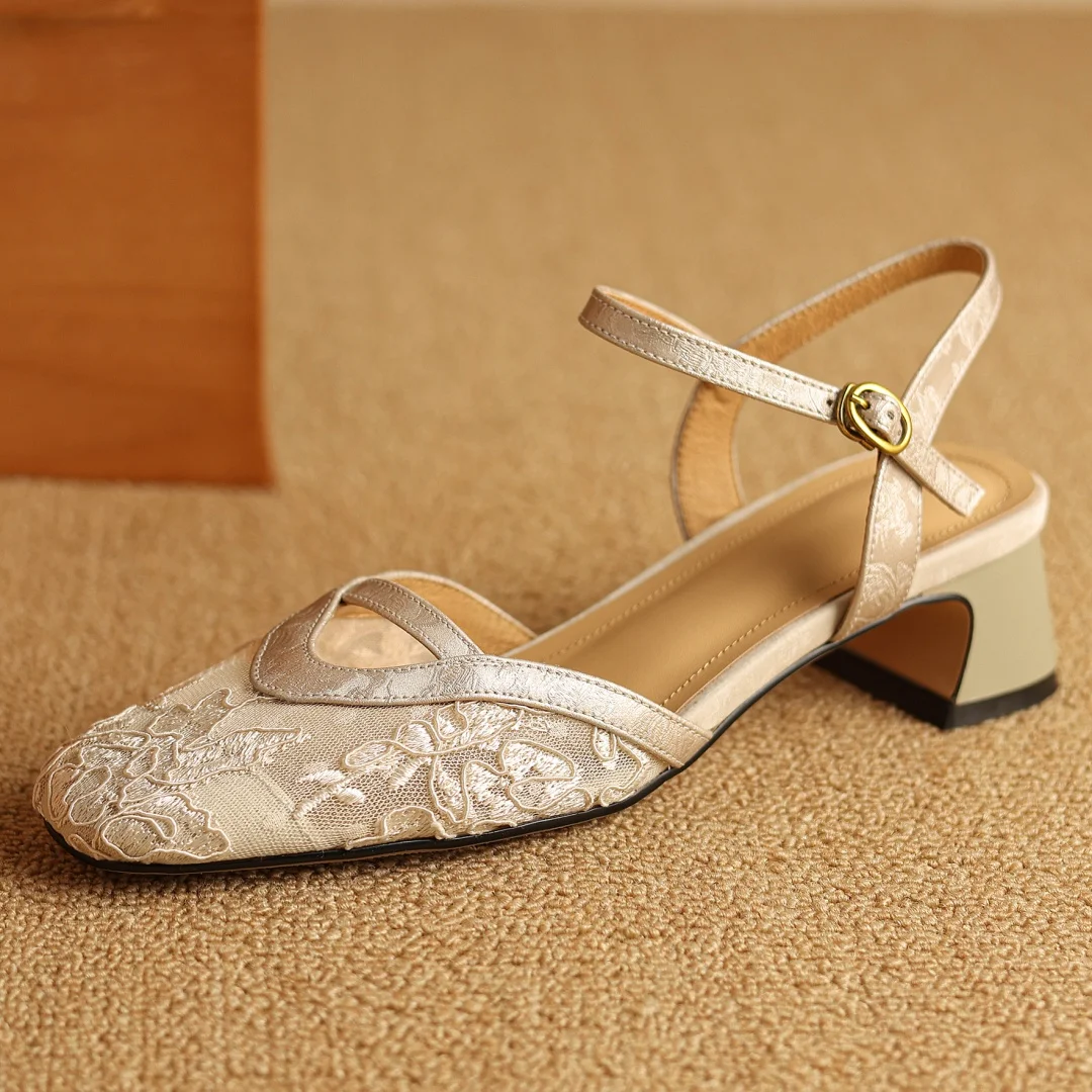 Damskie sandały ze skóry bydlęcej z haftem i koronką, patchworkowym paskiem na kostkę, eleganckie damskie buty na średnim obcasie o grubości 4 cm,