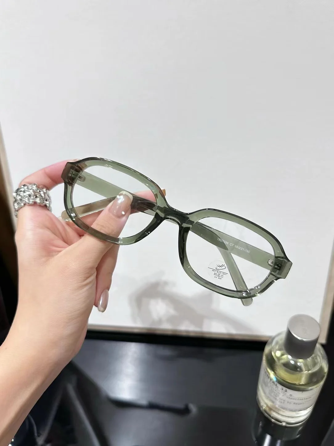 Oval Frame Leopard Print Glasses for Myopia Women Can Be Equipped with Prescription Glasses Frames Without Makeup Artifact Retro Anti-Blue Light Reading Glasses