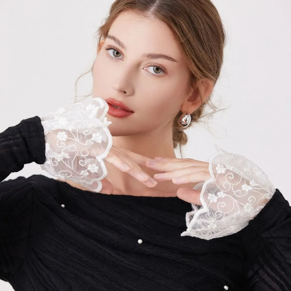 

1 Pair Lace Material Lace Cuffs Thin Pleated White Color Fake Cuffs Elegant Decorative Accessories Photoshoot