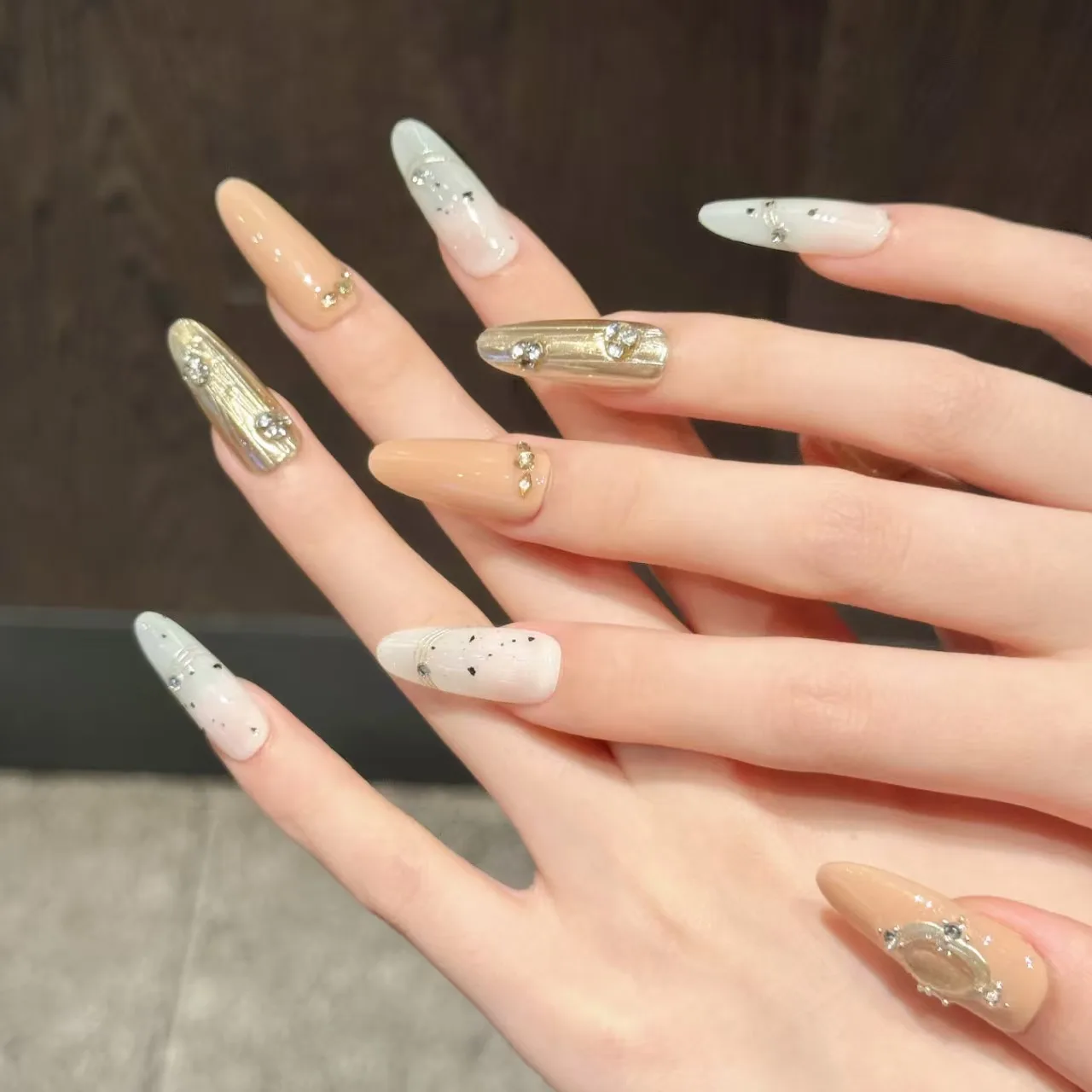 10Pcs Of luxurious Handmade Manicure, Mid-length ladder Buccellati Design, Pure Handmade Wearable Manicure With 4-PIECE Tool