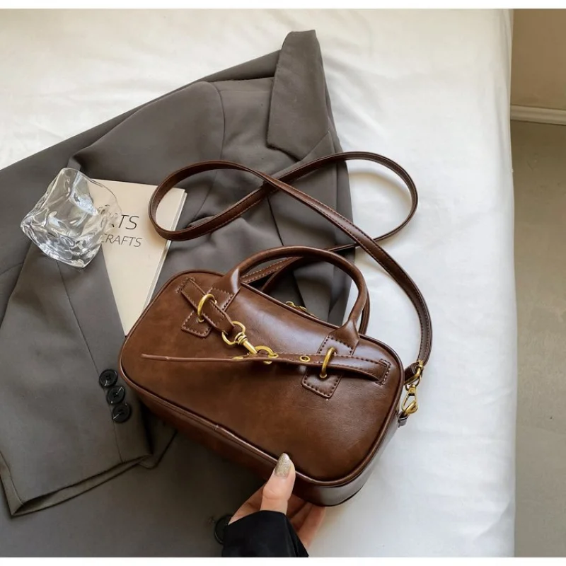 

First-Class Women's Shoulder Bag Made Of Goatskin Leather With Trendy Paris Vintage Spacious Soft Daily Refined Look​