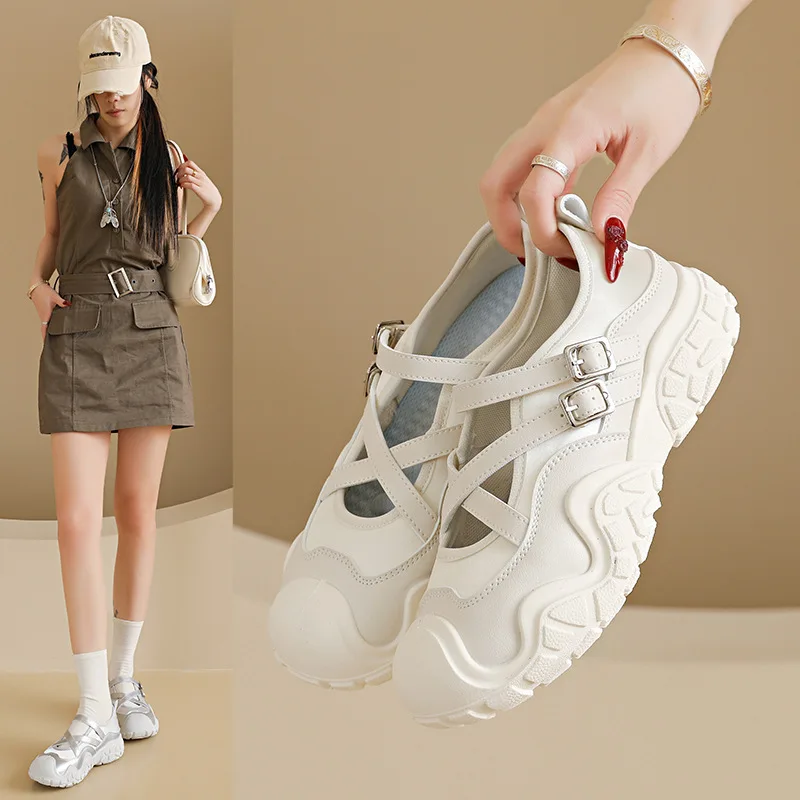 2026 Women's Breathable Shoes Summer New Style Student Leisure Sports Versatile Board Shoes Street Photography