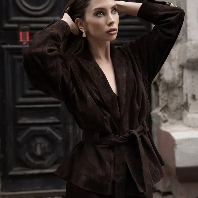 

Новое осеннее женское пальто Jaet 2025 Sle из искусственного бархата с отложным воротником и поясом, верхняя одежда из полиэфирного волокна