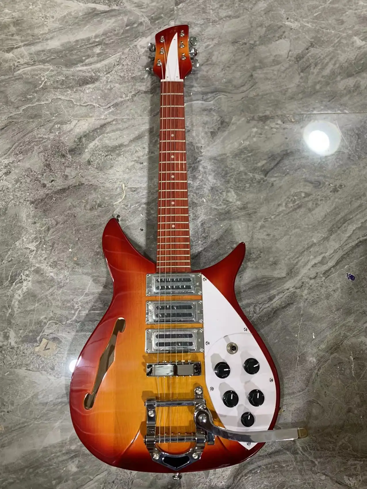 Rickenbacker 325 electric guitar ，The feel and timbre quality are very good.  High Quality Guitarra