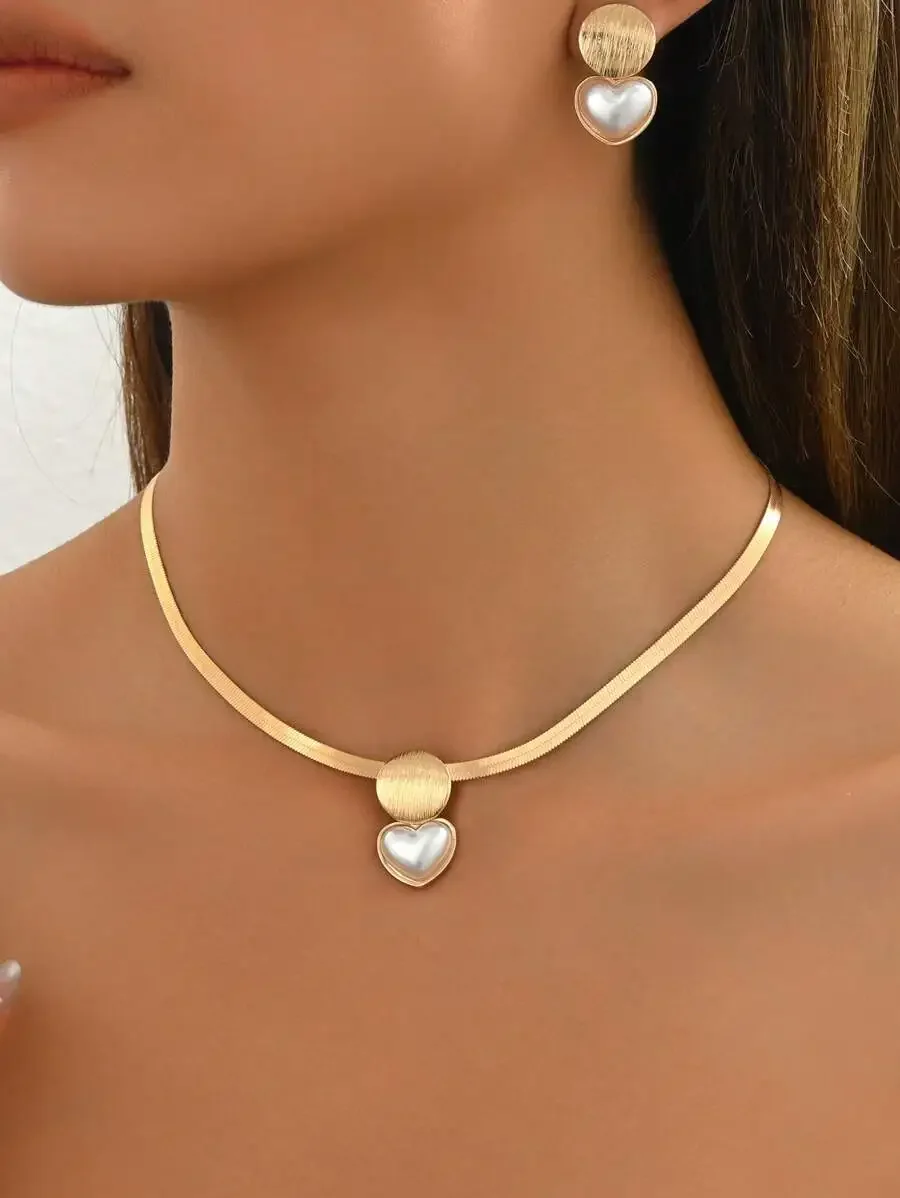 

3-Piece Gold-Tone Jewelry Set: Snake Chain Choker with Heart Faux Pearl Pendant & Matching Earrings