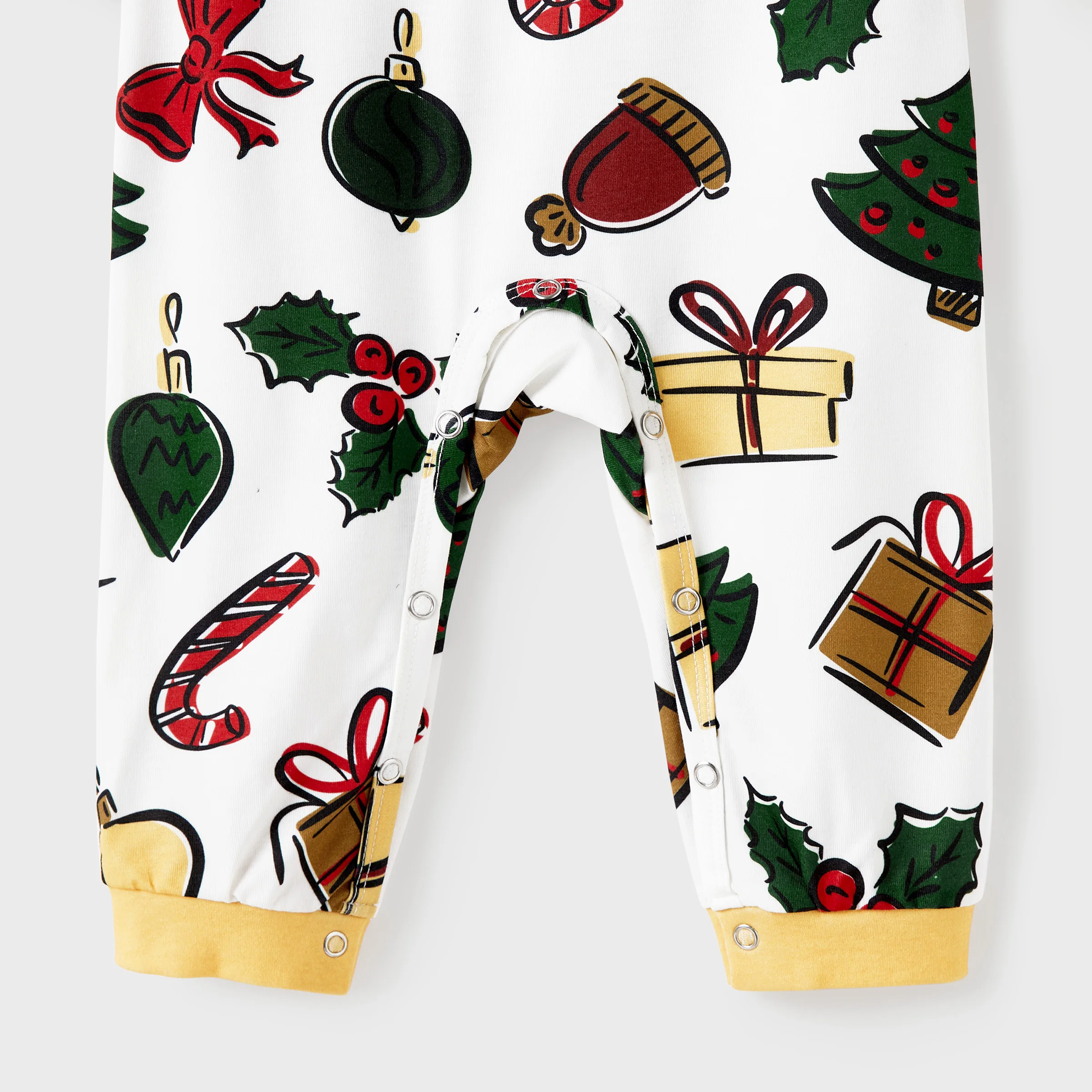 PatPat Christmas Family Matching Allover Christmas-Theme Pattern Pajamas(Flame Resistant)