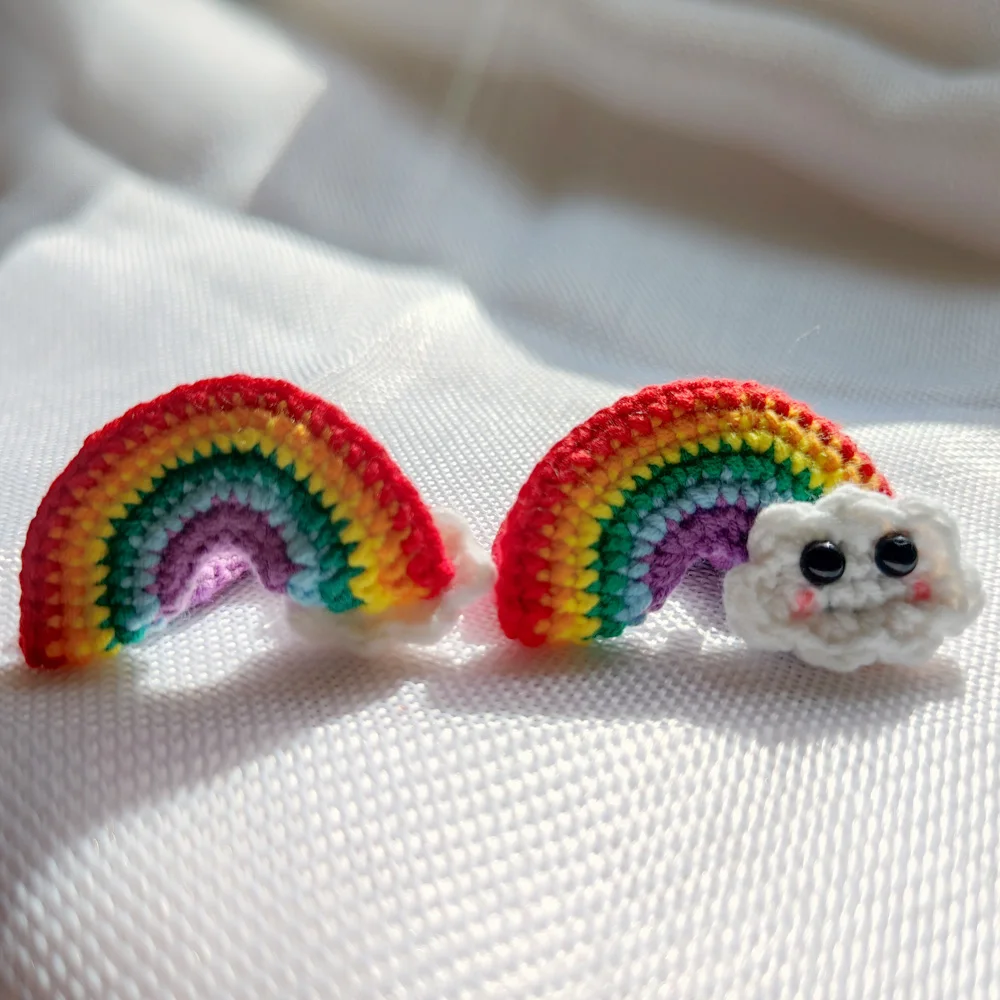 Handmade Brooch Crochet Rainbow Hand-knitted Cotton Wool Breastpin Clothes Cap Sweater Canvas Bag Decoration Cloud Hair Pin