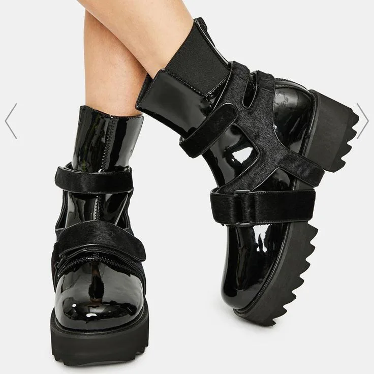 

Черные лакированные кожаные женские ботинки до середины икры на платформе с круглым носком в стиле панк, туфли большого размера на массивном высоком каблуке с молнией