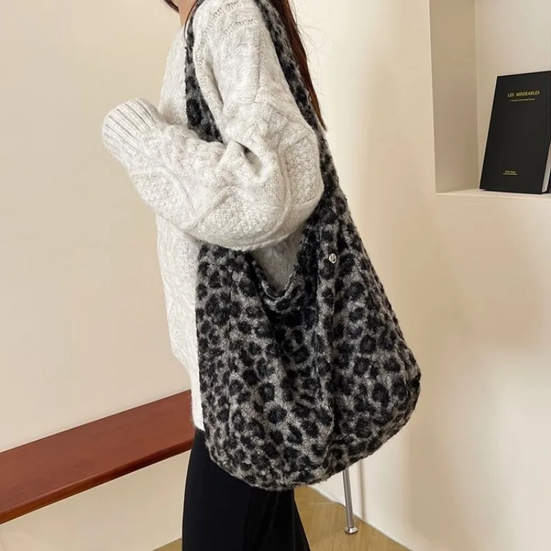 Bolsa de pañales moderna y atrevida, bolso cruzado para oficina, uso diario, exquisito, glamuroso, versátil, elegante, organizado, fácil de usar