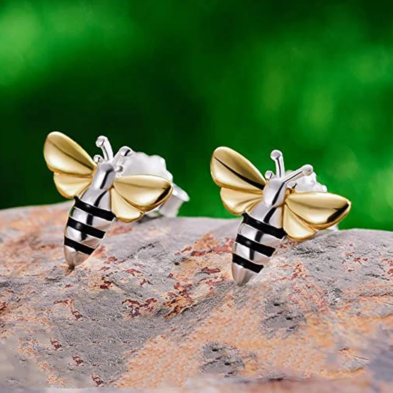 Huitan Exquisite Yellow Honey Bee Ear Stud Earrings Metal Two Tone Design Funny Women Earrings Gift New Trendy Jewelry Drop Ship