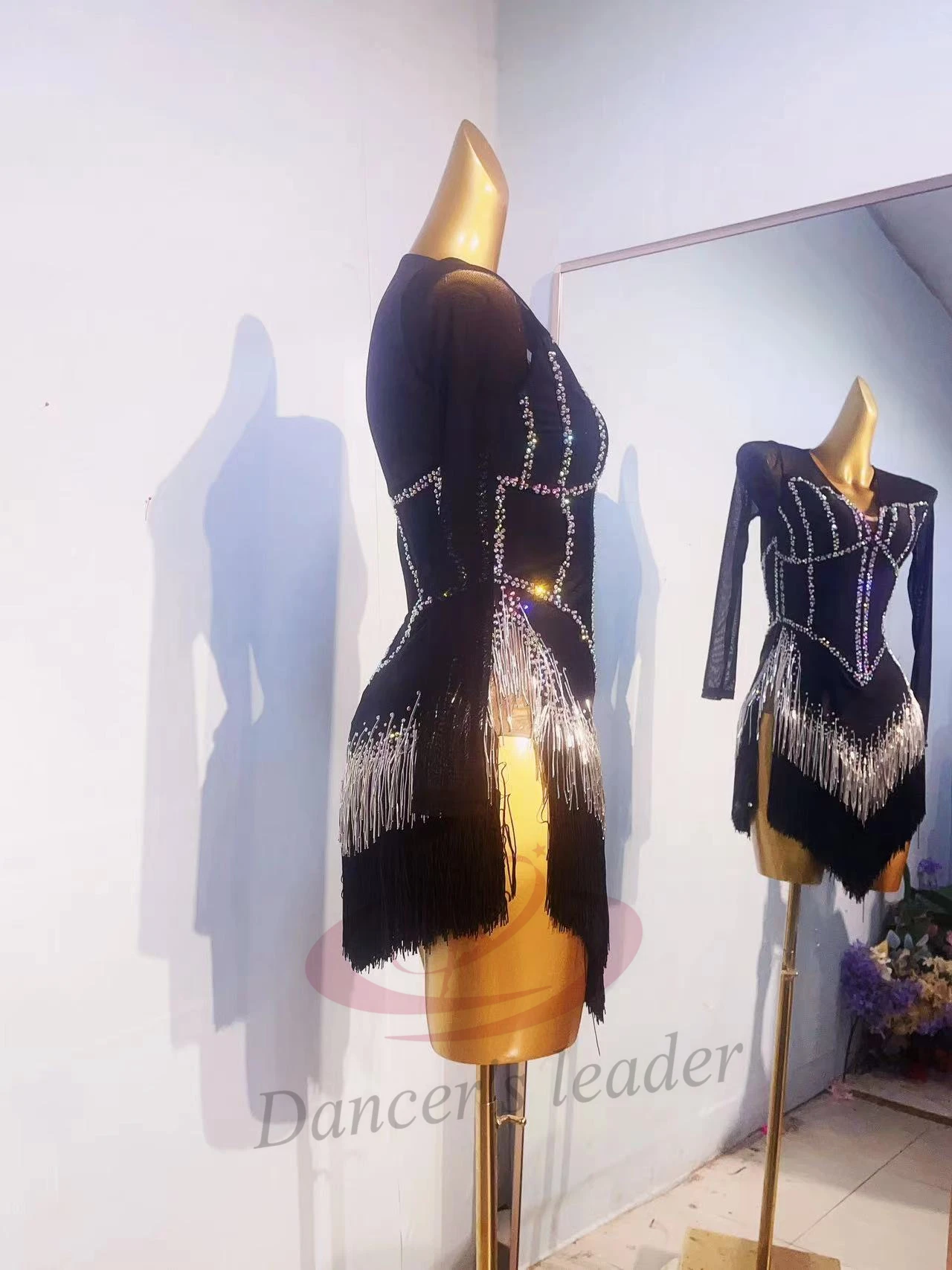 การแข่งขันเต้นรําละตินผู้หญิง High-end CUSTOM ผ้าไหมสีดําตาข่ายเพชร Tango เครื่องแต่งกายสีดําสระว่ายน้ําชุด