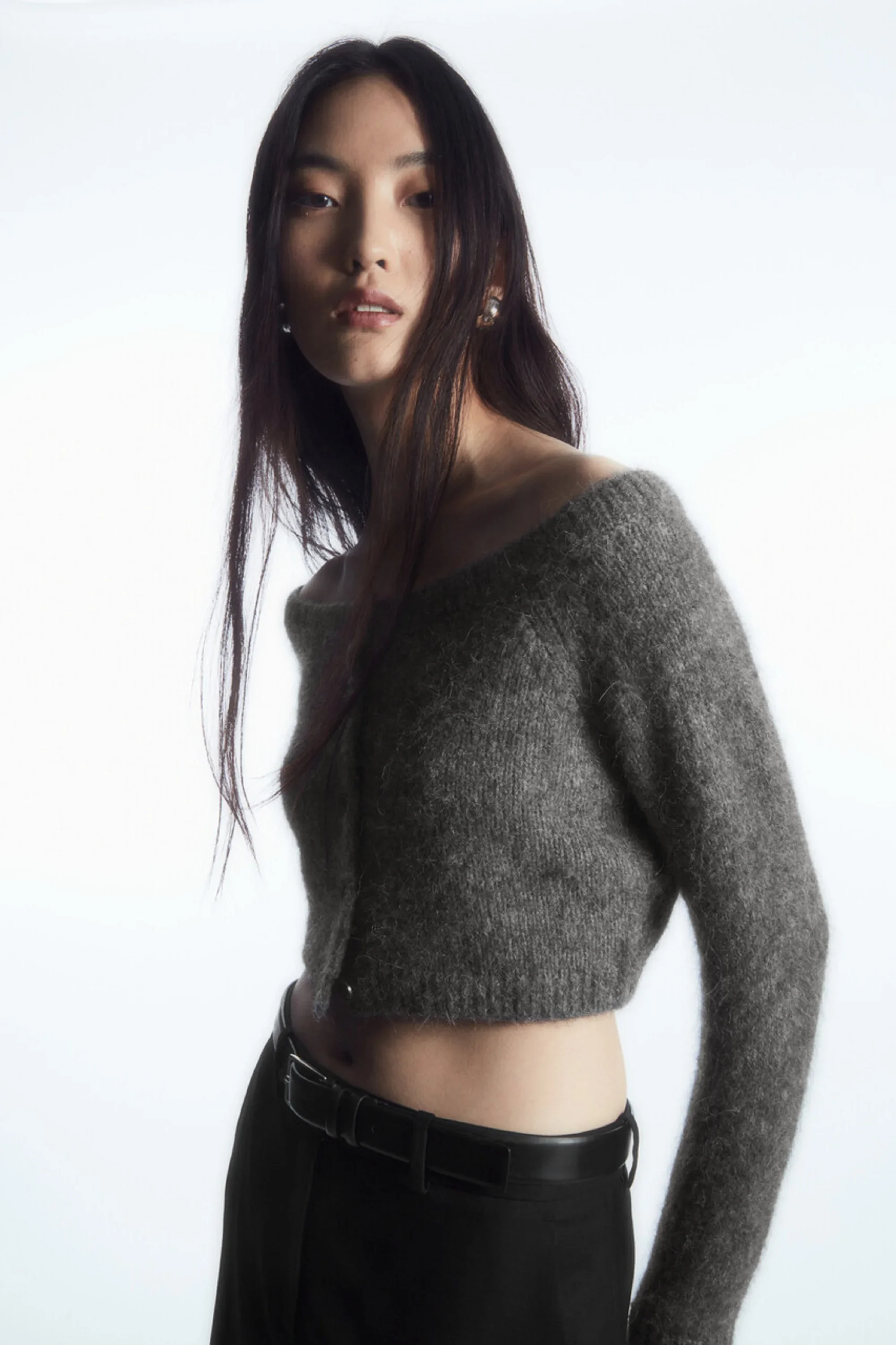 Ethereal 2023 autumn new style of Standard cut short wide neck wool-blend cardigan