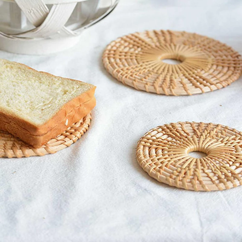 Cup Mat Round Natural Rattan Hot Pad ,Hand Woven Hot Insulation Placemats Table Padding Kitchen Decoration Accessories