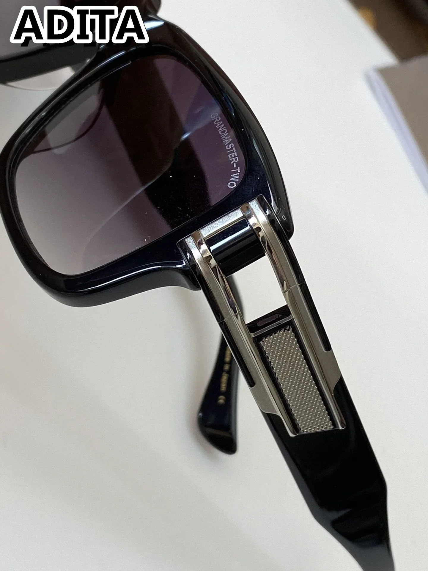 نظارات شمسية DT Grandmaster ذات جودة عالية للرجال بتصميم عصري من التيتانيوم للنساء مع صندوق