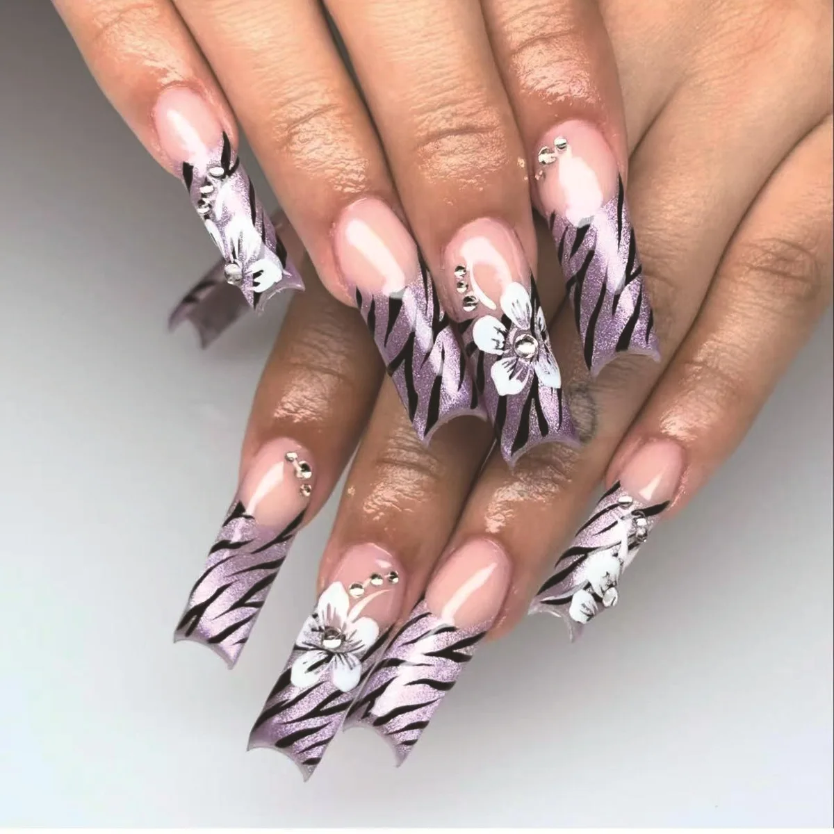 

24pcs Purple Cat's Eye Press on Nails Tips with Stripe Design Long Square Fake Nail Sets French Flower Pattern Coffin False Nail