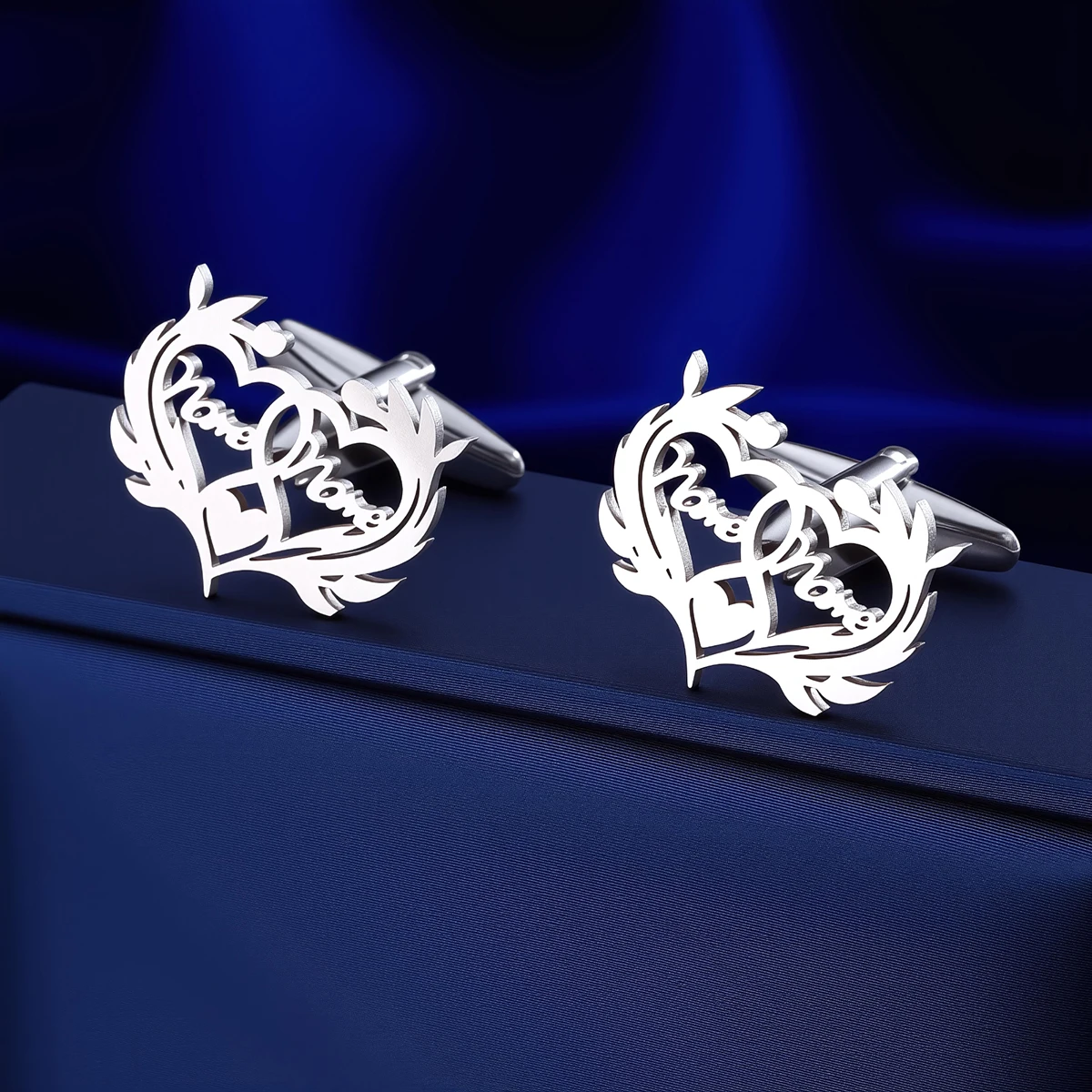 

Customized Name cufflinks for weddings. Prepare wedding gifts for him. Prepare cufflinks for men. Prepare gifts for dad