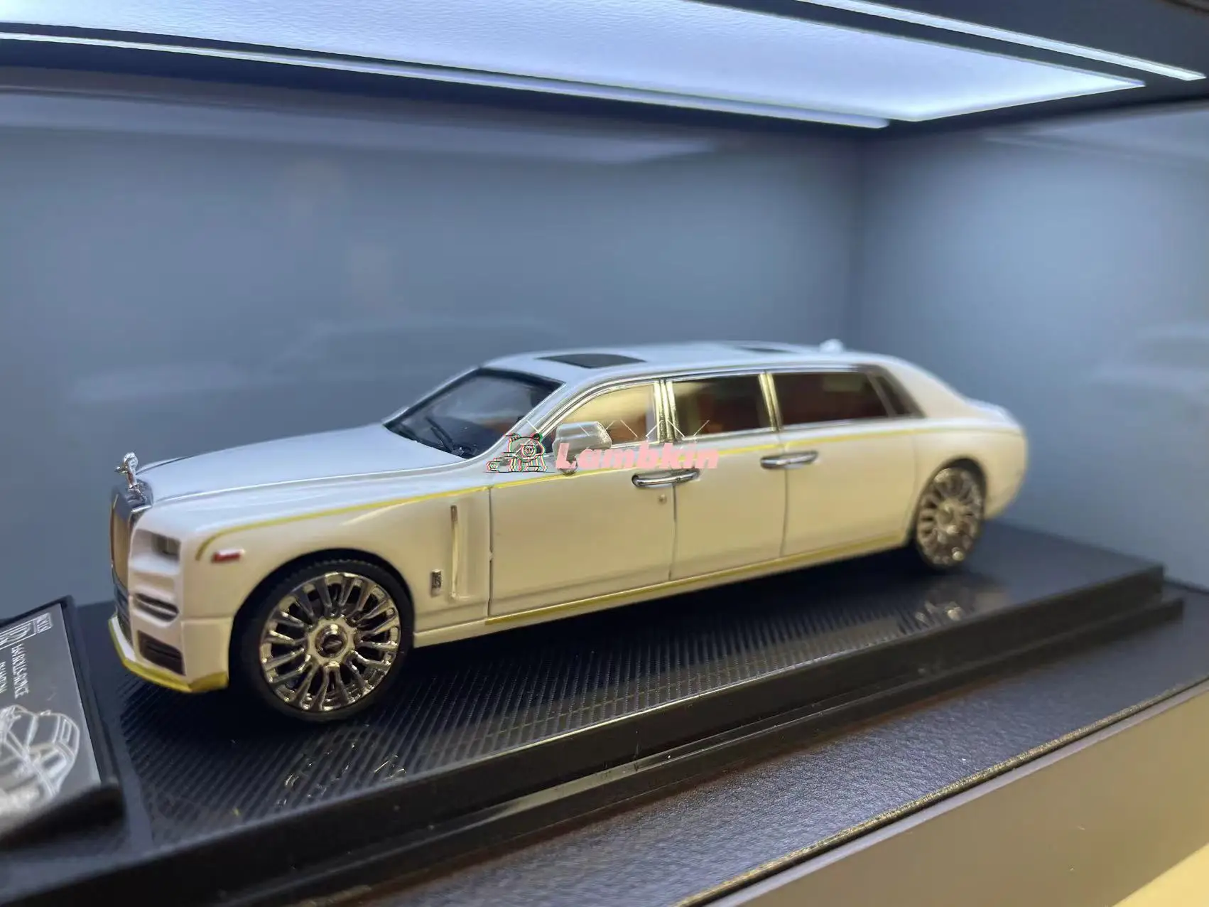 

Smallcarart 1/64 Extended Rolls-Royce Phantom Редкий белый Специальная цена Коллекционные подарки Украшения Миниатюрная модель автомобиля