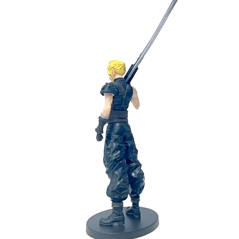 クラウド・ストライフ リメイク版 アクションフィギュア アクティブジョイント組立モデル