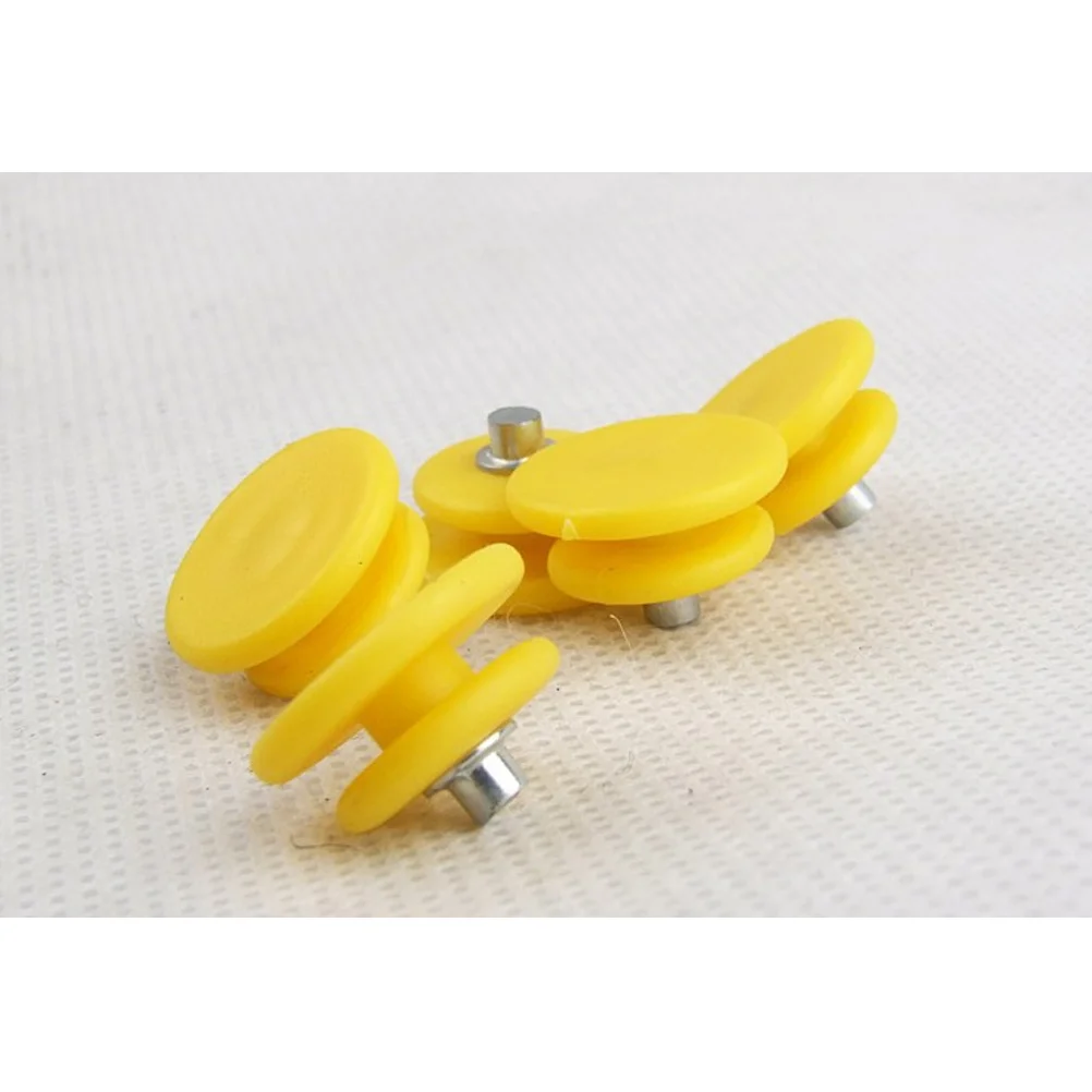 100Pcs Ice Cleat Spikes Anti-Slip Shoes Spikes Outdoor Shoes Safe Crampons Outdoor Accessories Yellow