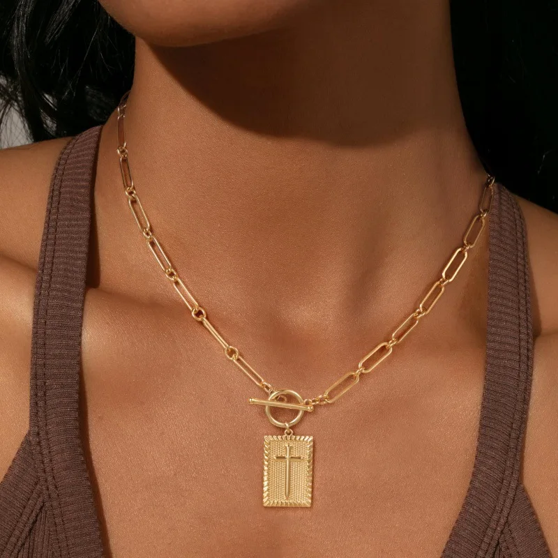 

New Fashion Cross Pendant Necklace for Women Toggle Clasp Rectangle Necklaces Paperclip Collarbone Chain Christian Faith Jewelry