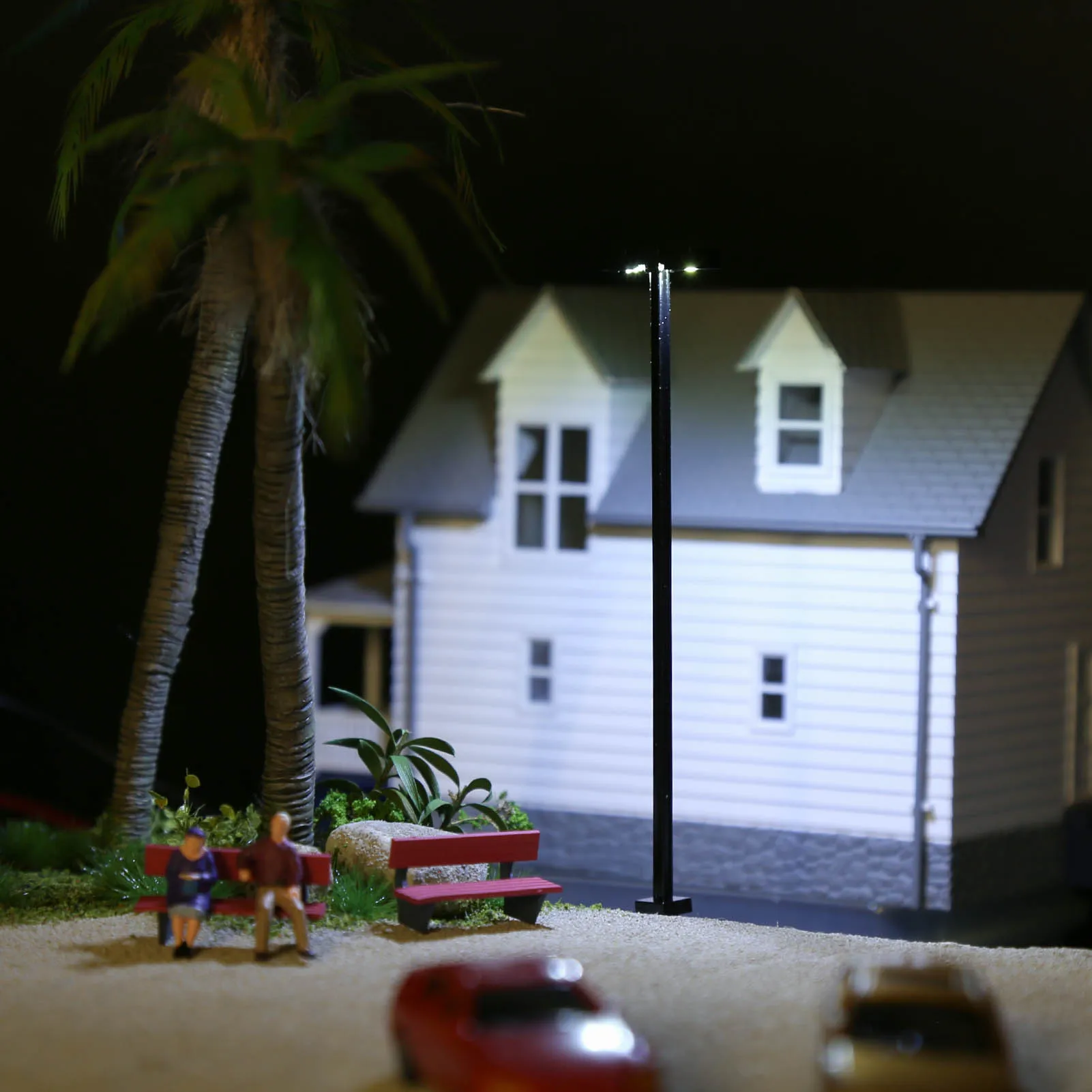 Evemodel 10pcs HO Scale 1:87 Metal Lamp Bright White LED Two-Heads Street Lights 9cm Black Pole LM04HOW