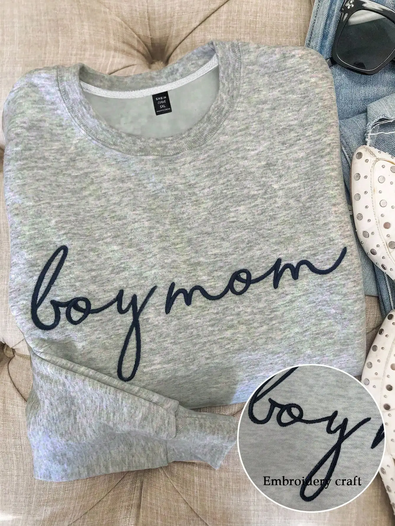 

Boy Mom Embroidered Sweatshirt Unisex Crew Neck Pullover For Women