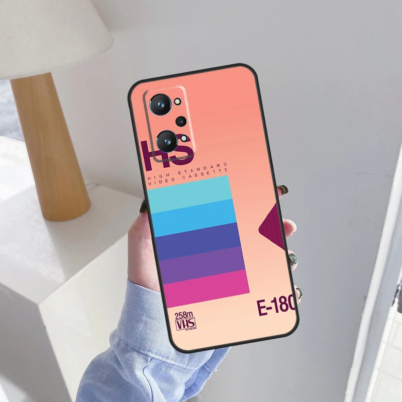 حافظة شريط VHS ريترو لهاتف Realme C71 C67 C51 C75 C63 C61 C65 C55 C53 C35 10 11 12 13 14 Pro Plus GT6 GT7 Pro