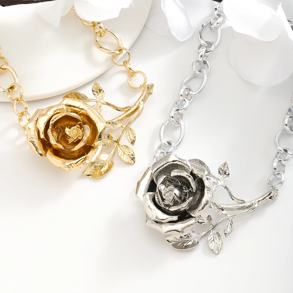 ZAA 2024 New Metal Rose Flower Shape Choker Necklace Vintage Necklace Jewelry for Women Fashion Trendy Neck Pendant Accessories