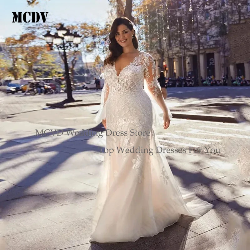 

Mermaid Plus Size Wedding Dresses Long Sleeves Applique Backless Bridal Gowns Lace V Neck Tulle Vestidos De Novia MCDV