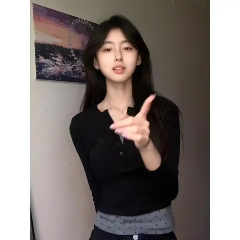 

Girl Fake Two-Piece V-Neck Long Sleeve T-Shirt Women's Early Autumn New Fashion Right Shoulder Slim Fit Unique Inner Wear Top