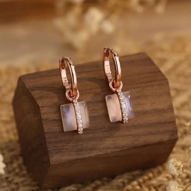 

Hot Sale Silver Rose Gold Moonstone Stud Earrings New Fashion Earrings Earrings