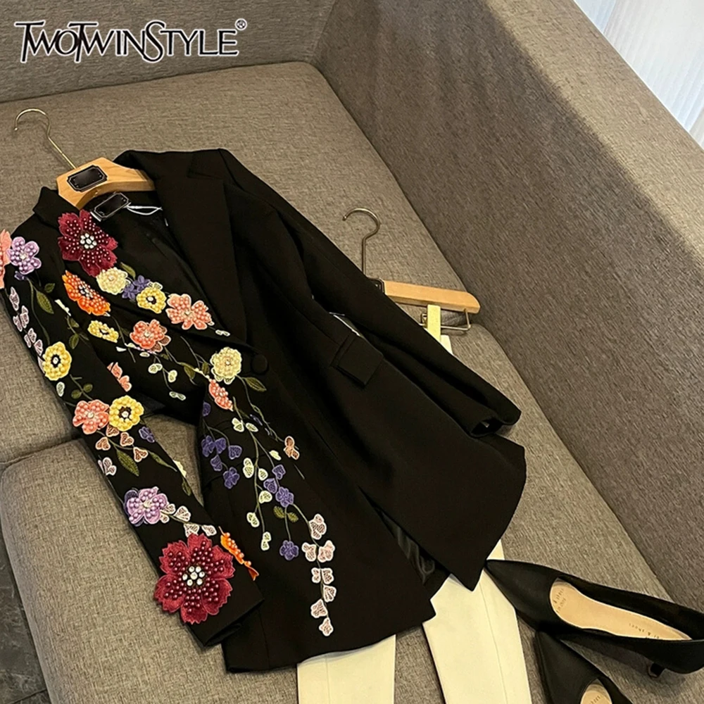 TWOTWINSTYLE الصلبة تقسم يزين بليزرات ضئيلة للنساء الخامس الرقبة طويلة الأكمام الخريف شيك معطف الإناث الاسلوب المناسب KJA542519