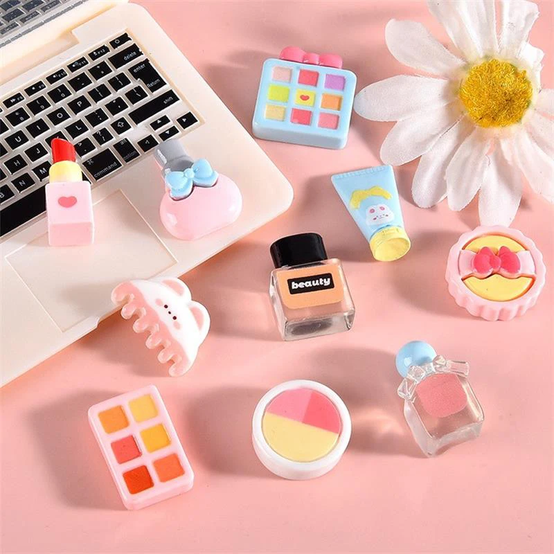 Dollhouse Miniature Simulation Toy, batom cosmético, sombra de olho, boneca perfume, maquiagem casa, cena acessório, materiais DIY, 2pcs por saco