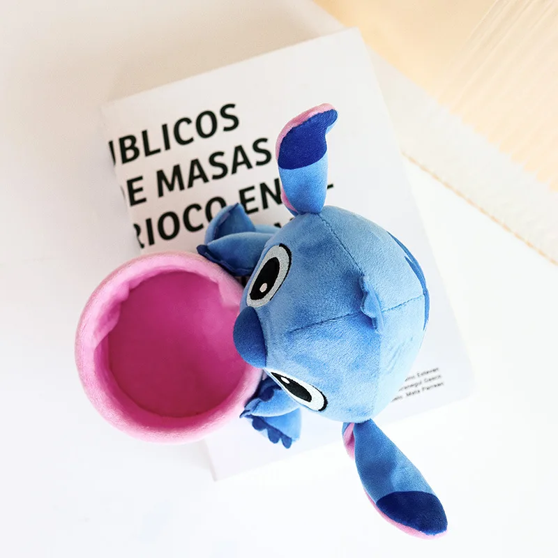 Imagem -04 - Disney Stitch Winnie Desktop Ornamentos Plush Doll Pen Holder Cute Makeup Brush Holder Students Stationery Storage Material Escolar