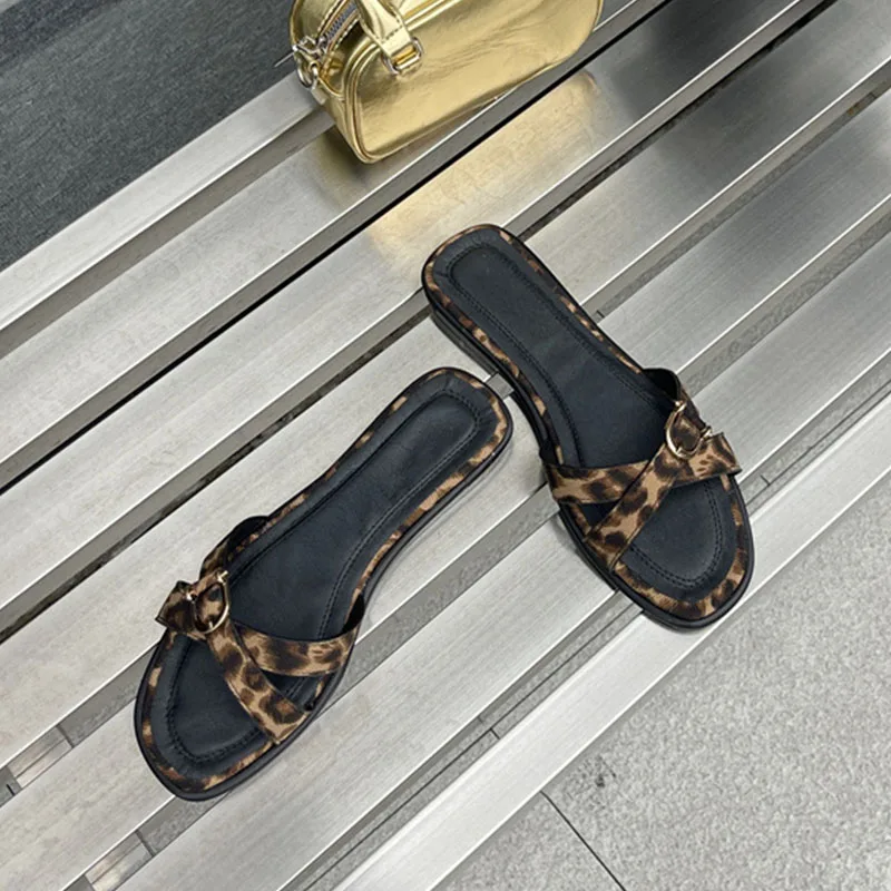 2024 Summer New Brand Women Slipper Fashion Slipper Leopard Print Flip Flops Flat Heel Outdoor Dress Vaction Casual Flip Flops