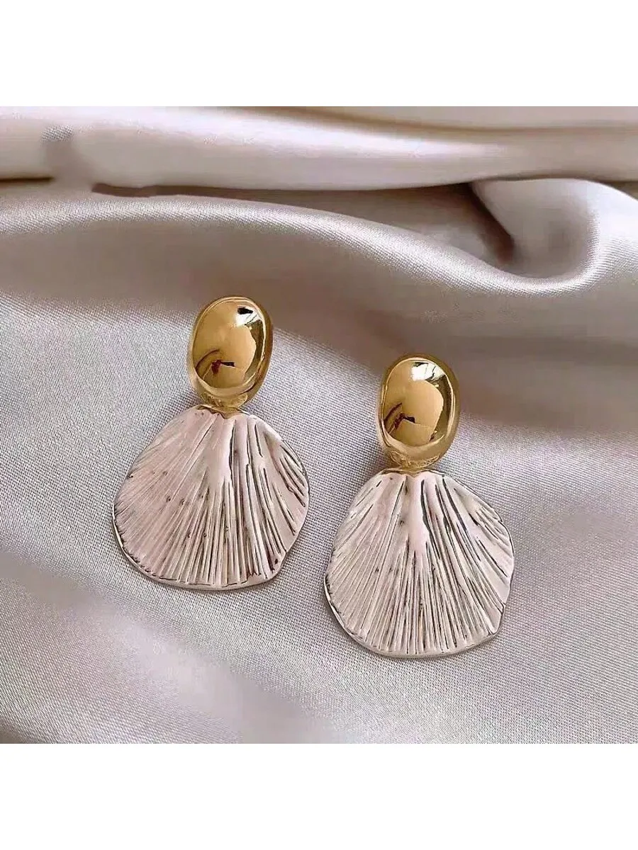 

Zinc Alloy Shell Shape Stud Earrings For Women, Elegant Fashion Jewelry For Party Wedding Daily Wear