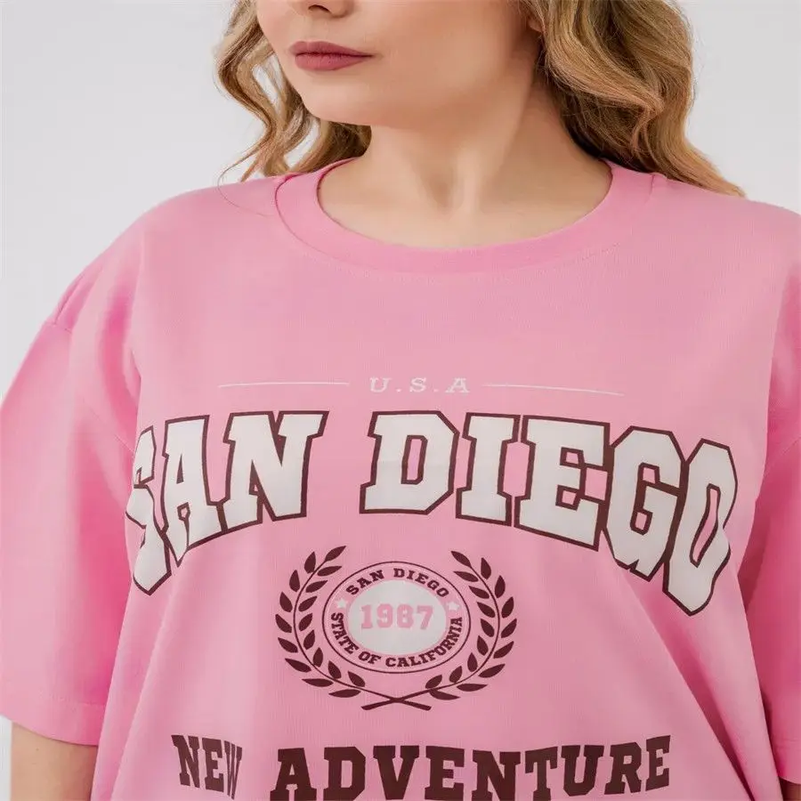 American 90s College Women Pink Oversized Cotton T-Shirt San Diego 1987 Varsity Letter Laurel Wreath Graphic Casual Vintage Tee