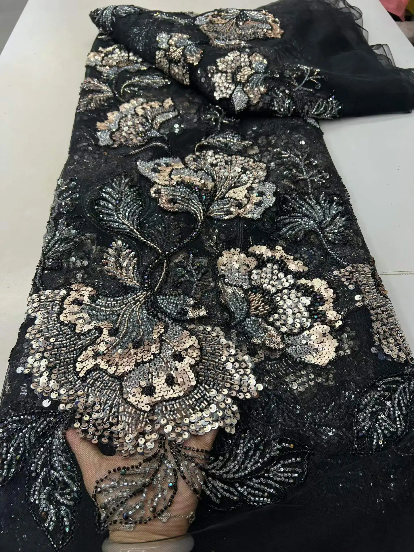 

2026 African Beaded Lace Fabric High Quality French Nigerian Sequins Tulle for Women's Party Dress Sewing Latest Design