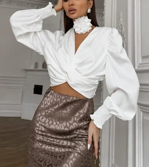 

Fashion 2025 Autumn Fashion Design Thick Bright Color Ding Long Sleeve Open Navel Women's Shirt Commuter Style V-Neck Short Top