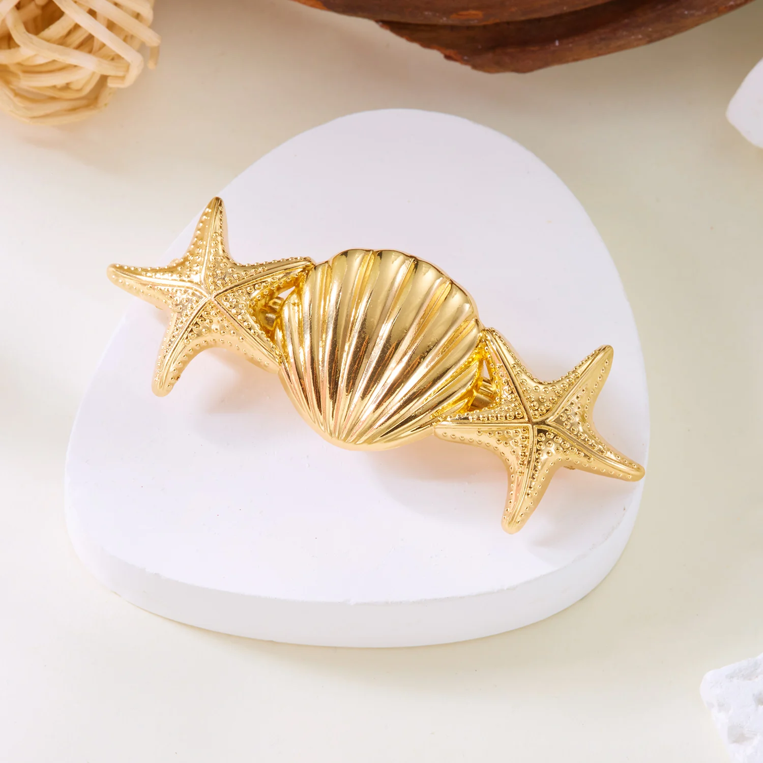 

Gentle 3-Piece Set of Gold Starfish Shell Conch Hair Accessories Hair Clip for Women Trendy Silver Butterfly Daily Wear Jewelry