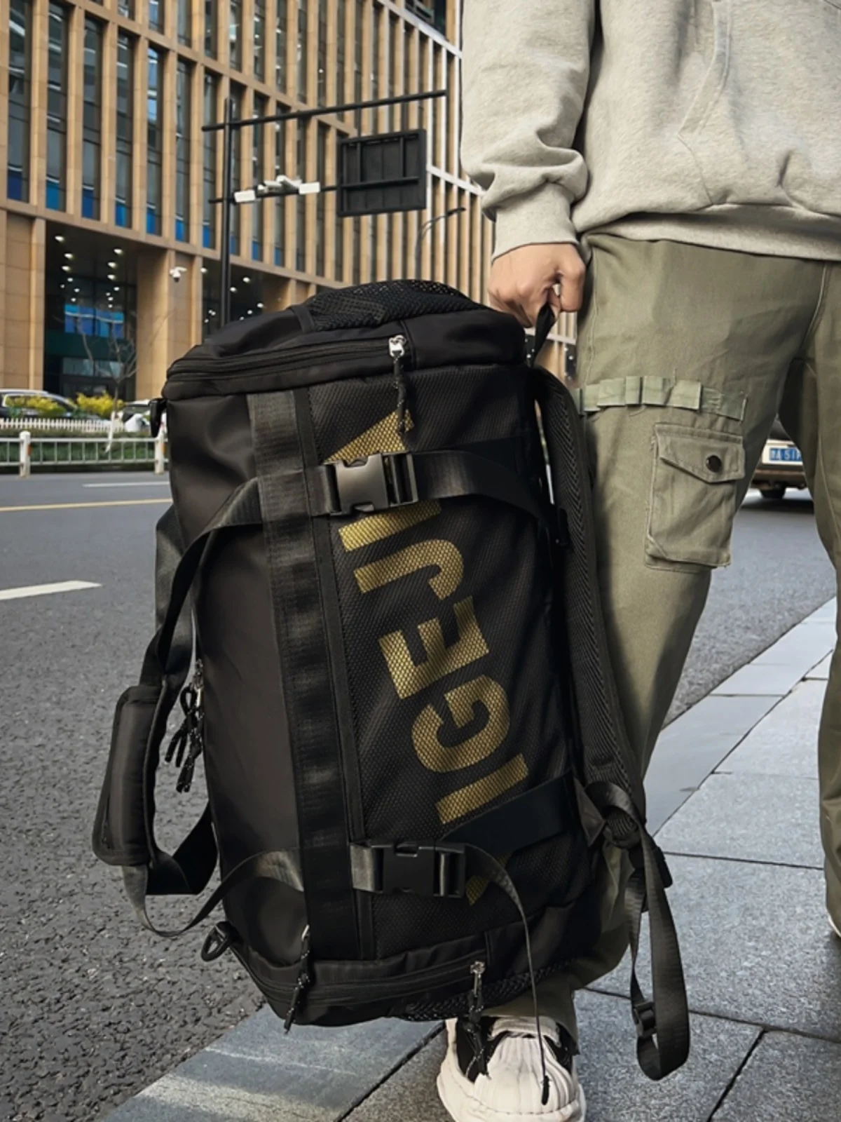 

Large Capaci ort Trip Travel Bag Men's oulder Bag Storage Lage Wet And Dry Separation Fitn Bag Training Bag