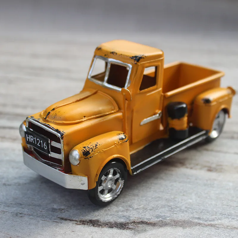 Christmas Crafts Vintage yellowTruck Metal Rustic Pickup Truck and Pine Tree Model Exquisite Home Decoration Happy New Year