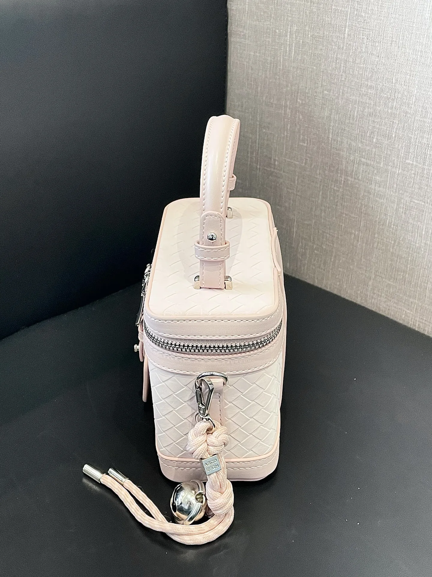 amiciyah-women's-fashionable-high-end-lotus-pink-woven-box-shoulder-crossbody-bag-2026-new-versatile-single-strap-bag