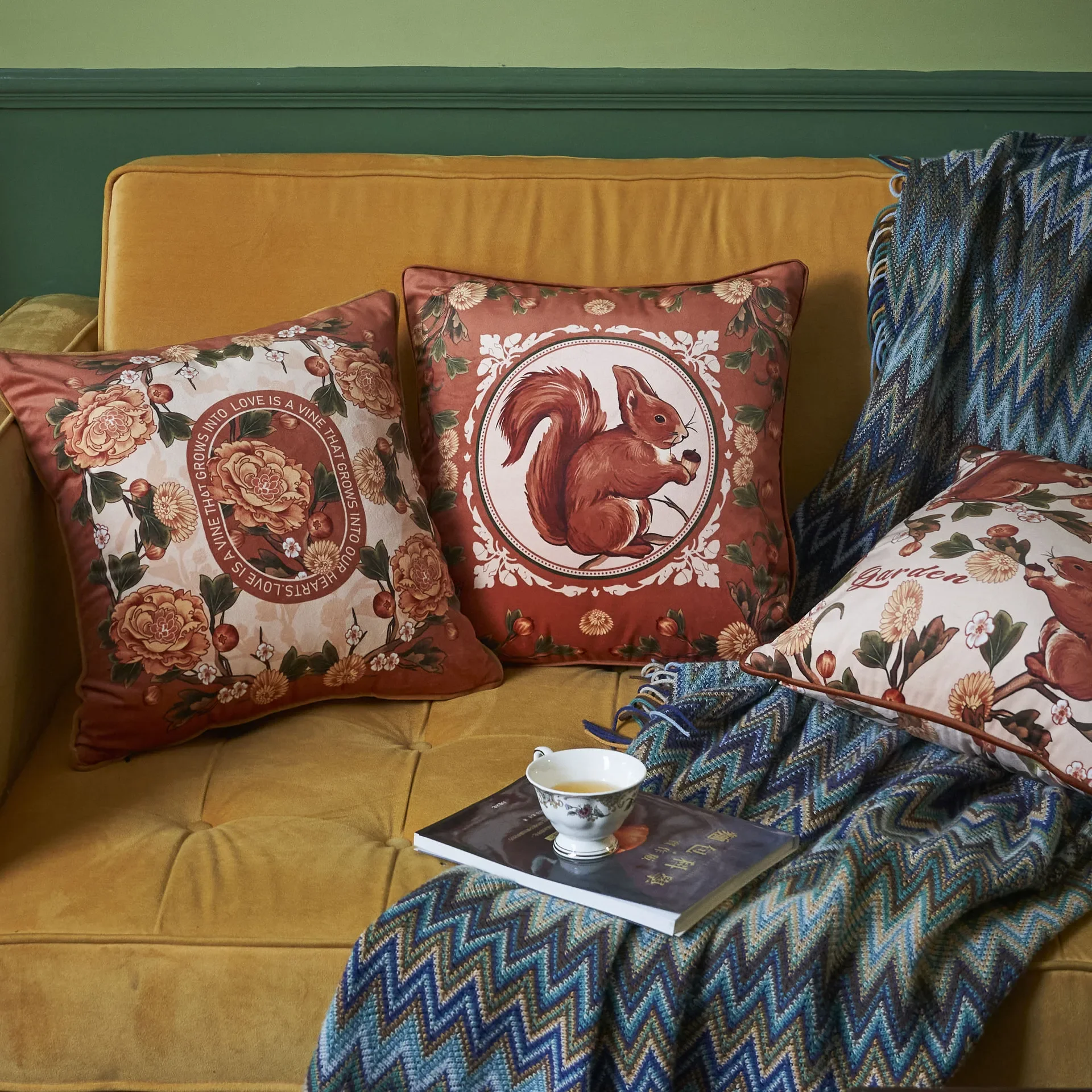 American Style Velvet Cushion Covers Cute Squirrel Printed Square Pillowcase 45x45 50x50cm For Home Sofa Decor Pillows Cover