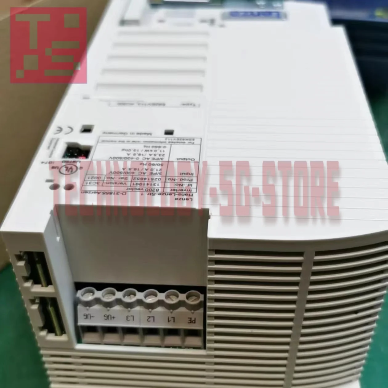 Преобразователь частоты E82EV113K4C200 совершенно новый